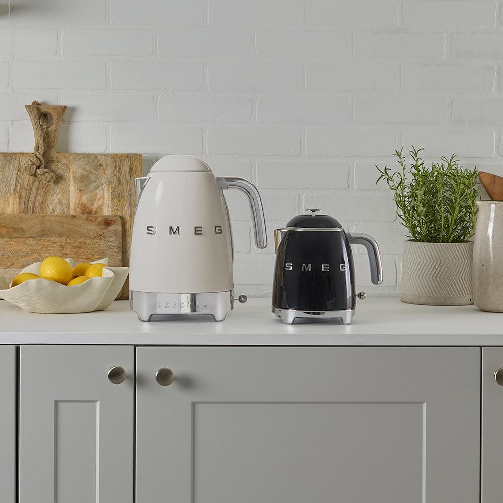 Smeg Retro Kettle Variable Temperature Control KLF04CRUK (Cream).