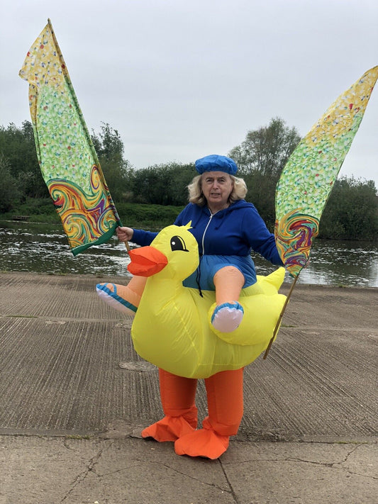 A big thank you to Emma for sharing this quacking photo 🙂 discover-bargains UK.