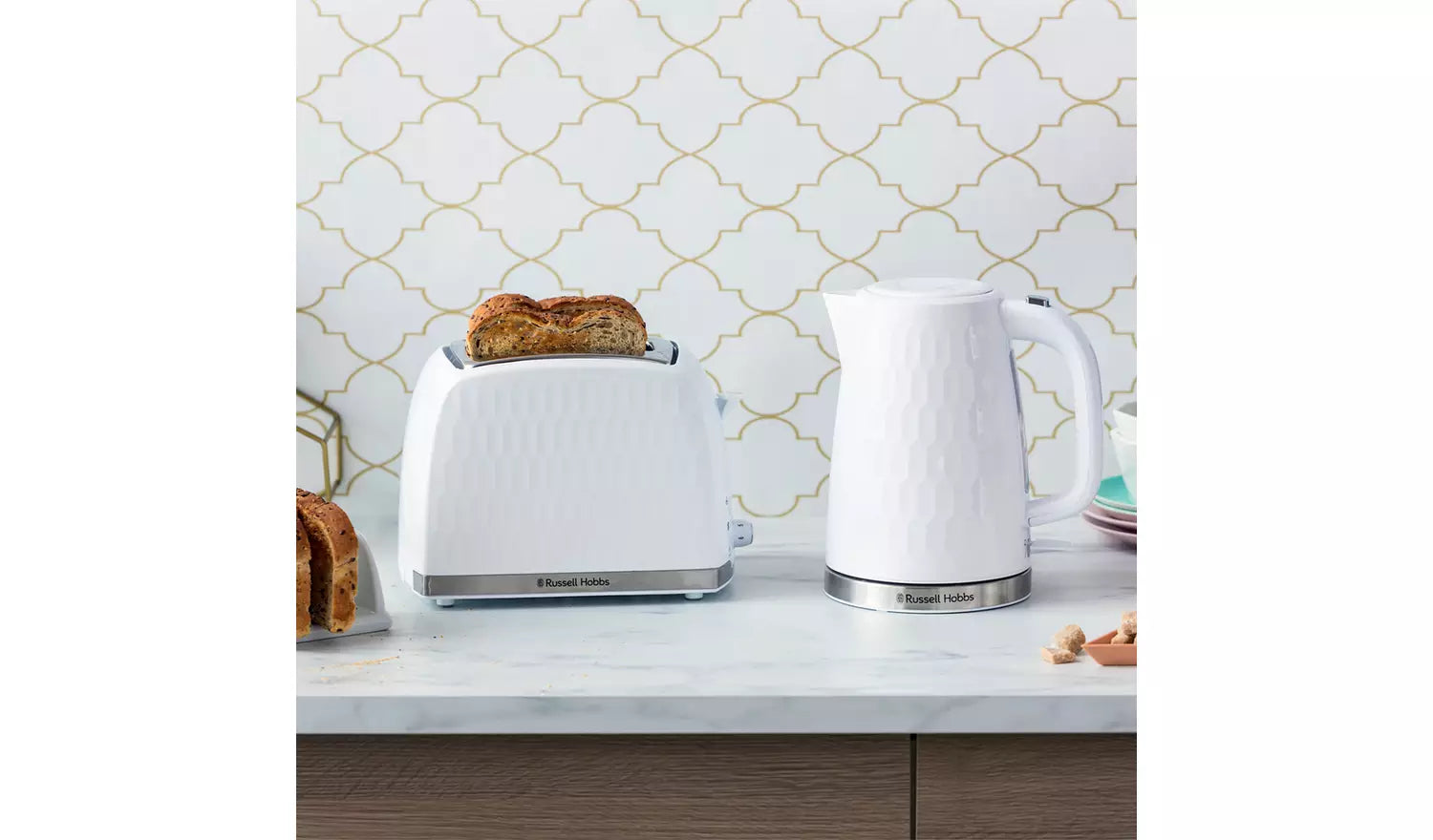 Russell Hobbs Honeycomb Kettle 26050 (White) - Vibe Home