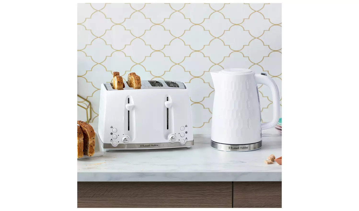 Russell Hobbs Honeycomb Kettle 26050 (White) - Vibe Home