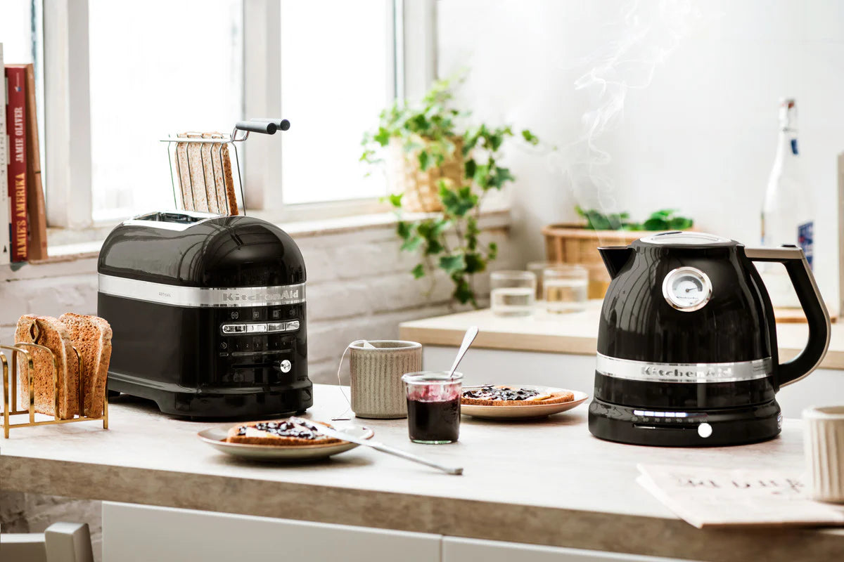 KitchenAid KitchenAid Artisan Kettle & 2 Slice Toaster Kitchen Set (Onyx Black)