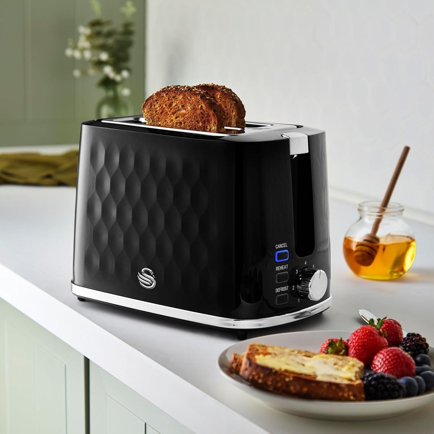 Swan Hexton Kettle & 2 Slice Toaster Kitchen Set (Black) - Vibe Home