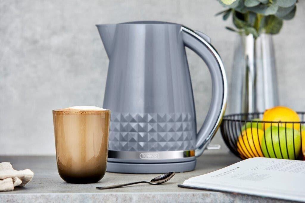 Tower Solitaire Kettle & 2 Slice Toaster Kitchen Set (Grey) - Vibe Home