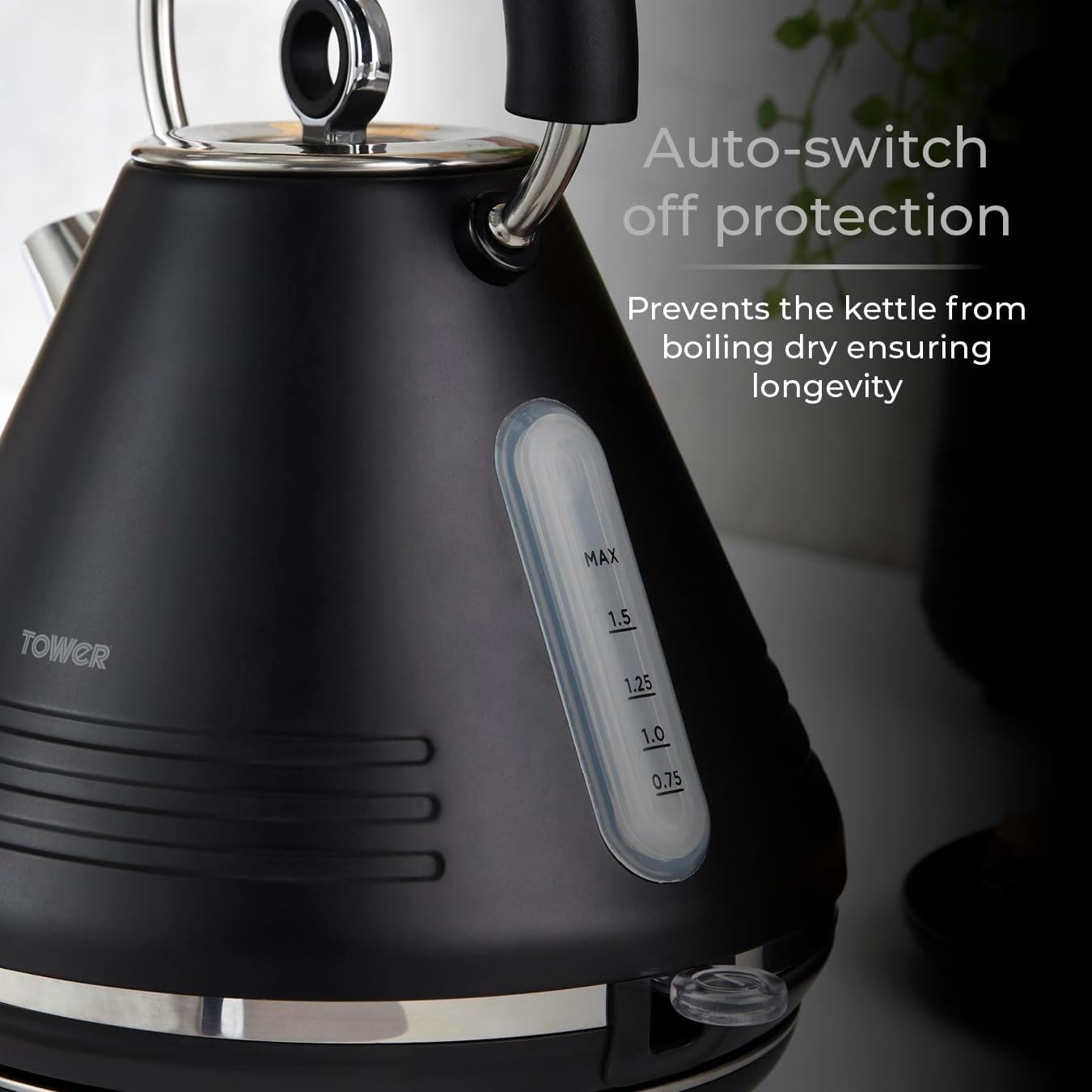 Tower Ash Pyramid Kettle Rapid Boiling T10074BLK (Black)