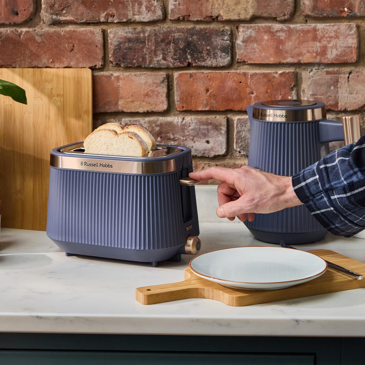 Russell Hobbs Brontë 2 Slice Toaster 26762 (Soft Navy)