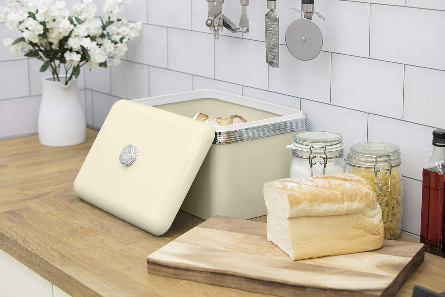 Swan Retro Bread Bin Large Kitchen Storage SWKA1010CN (Cream)