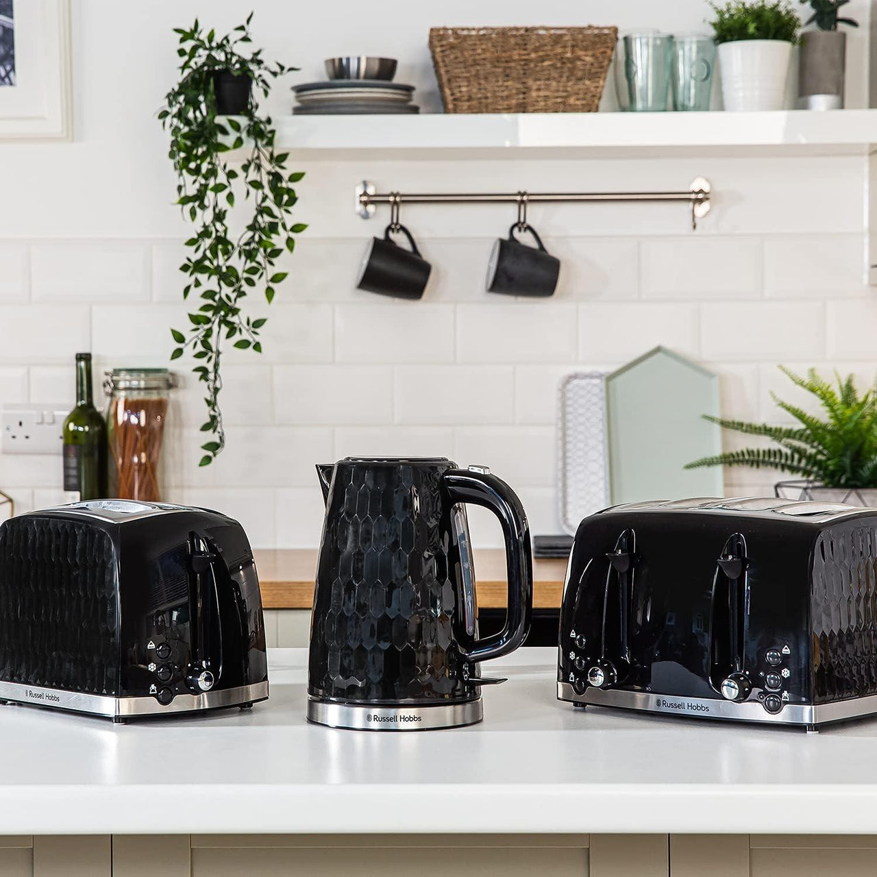 Russell Hobbs Honeycomb Kettle 26051 (Black) - Vibe Home