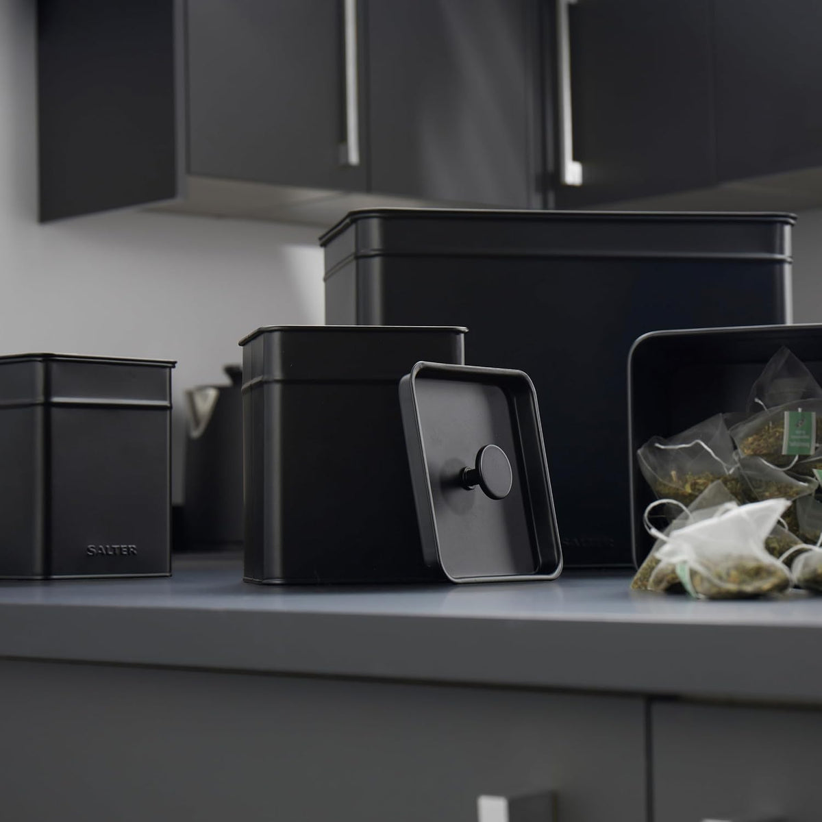 Salter Kuro Countertop Storage Set, Bread Bin & 3 Canisters BW126141EU7 (Matte Black)