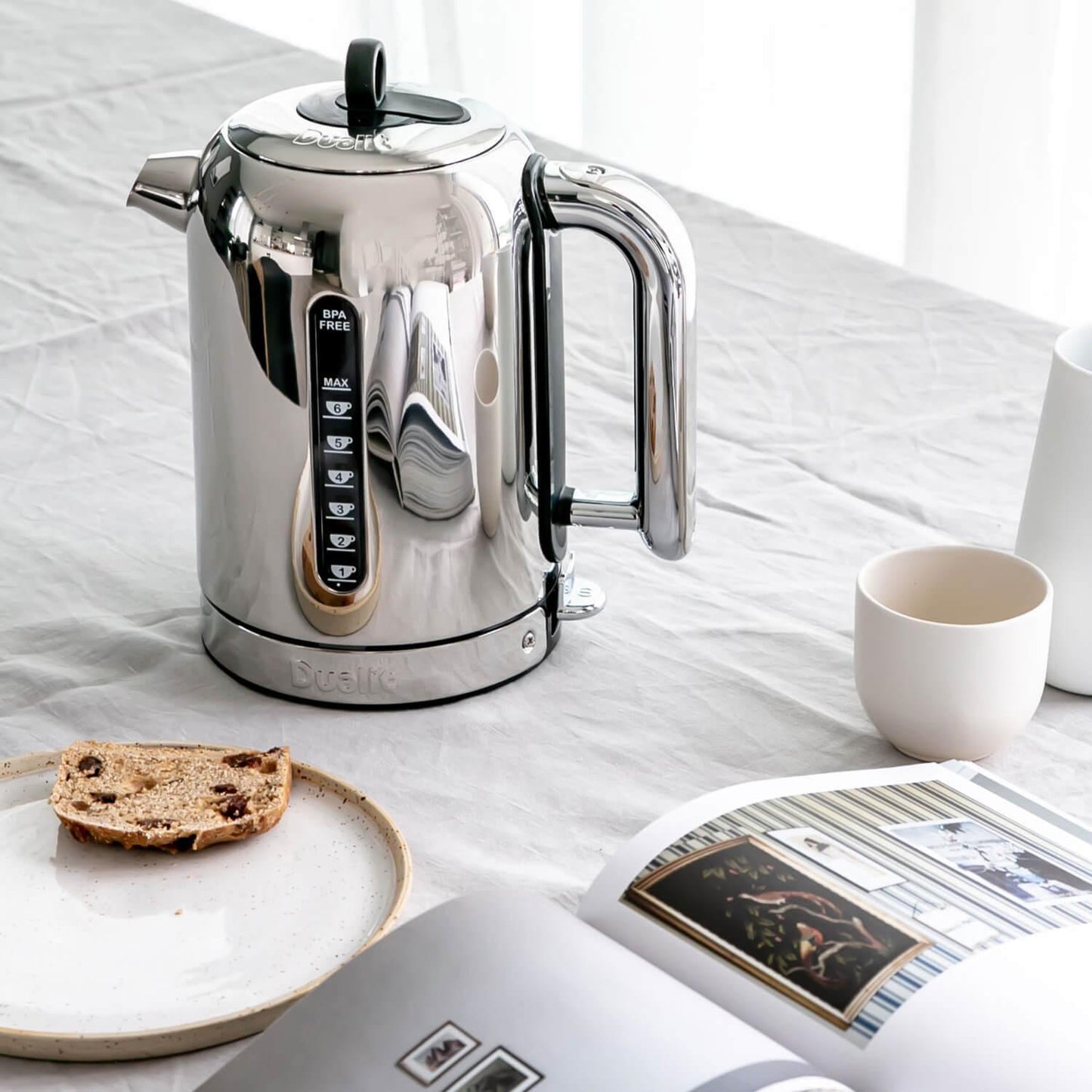 https://cdn.shopify.com/s/files/1/1710/5145/products/72796-Dualit-Classic-72796-1-7-Litre-Kettle-Polished-Chrome-Tea-pot_2_07018daf-42a7-441f-aed9-c3144d97593c.jpg?v=1746440546