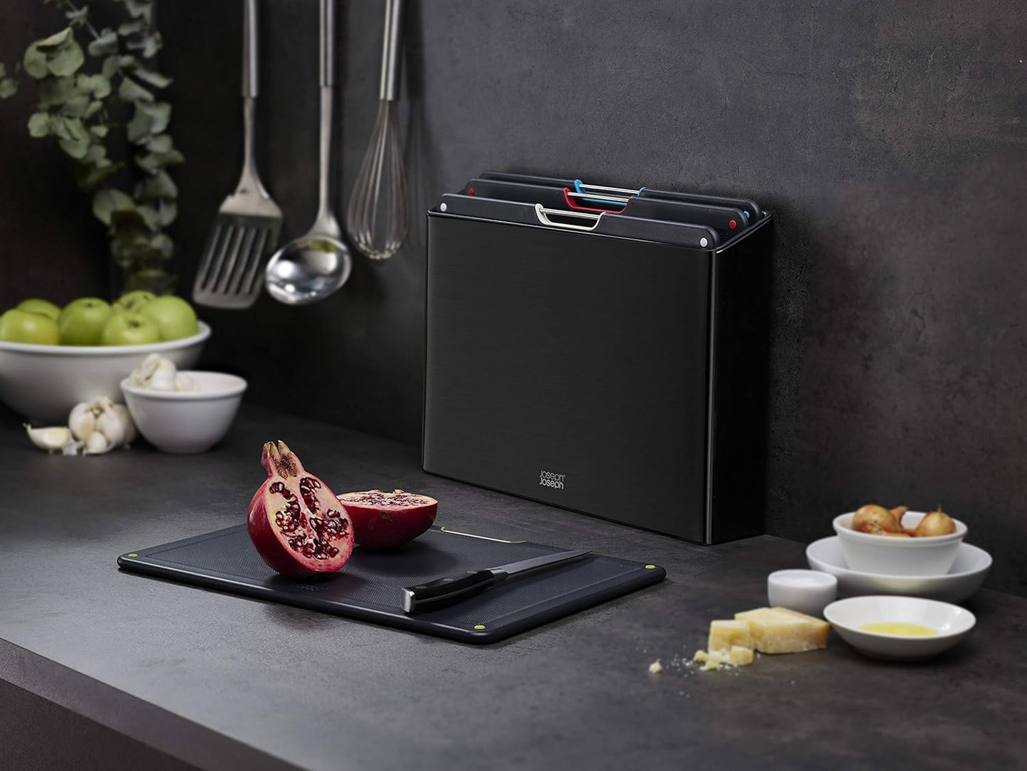 Joseph Joseph Folio 4-Piece Colour-Coded Chopping Board Set, Steel Slimline Case, Large, Carbon Black