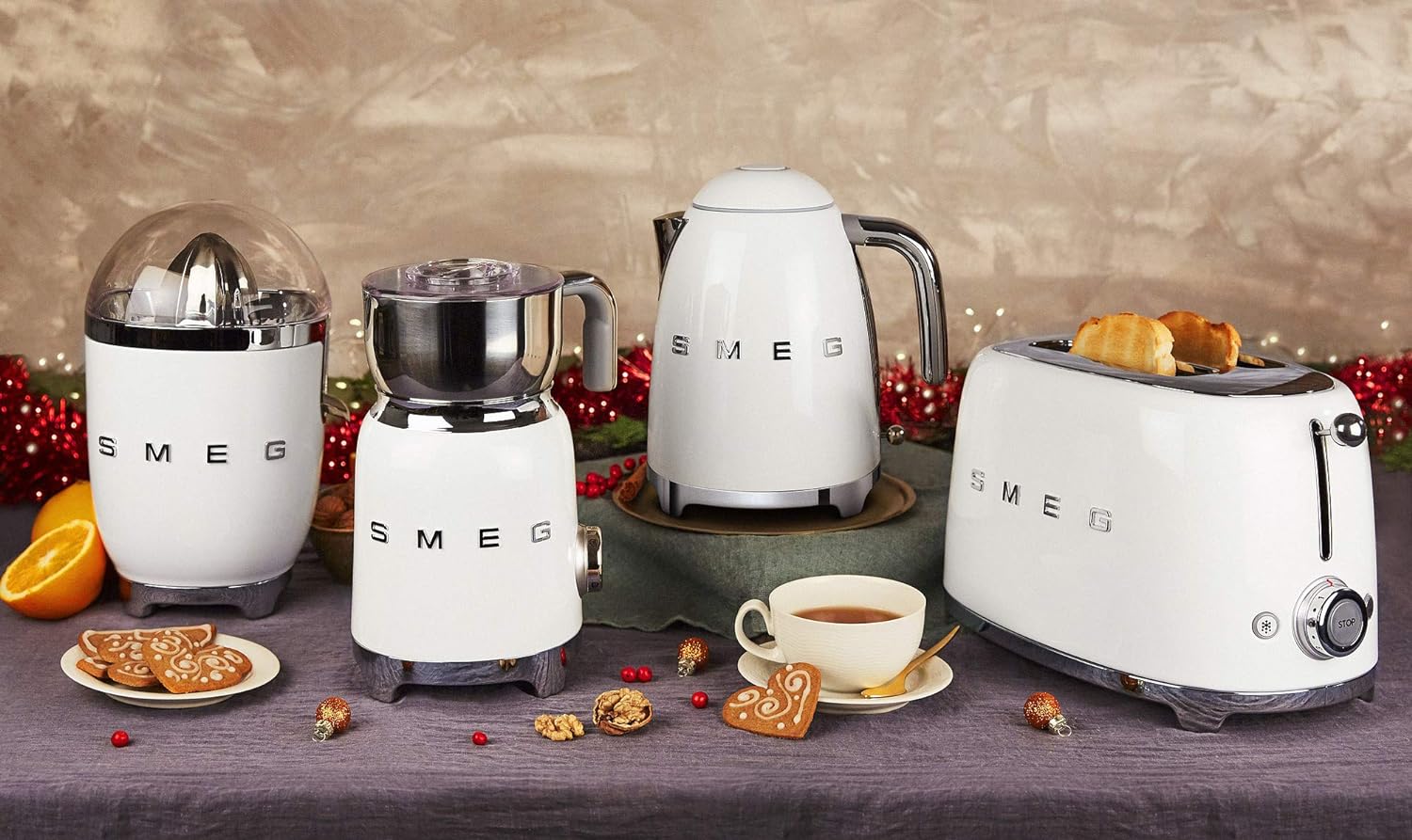 SMEG Retro Style White Kettle Stainless Steel KLF03WHUKSMEG White Kettle & Toaster Set Kitchen Bundle