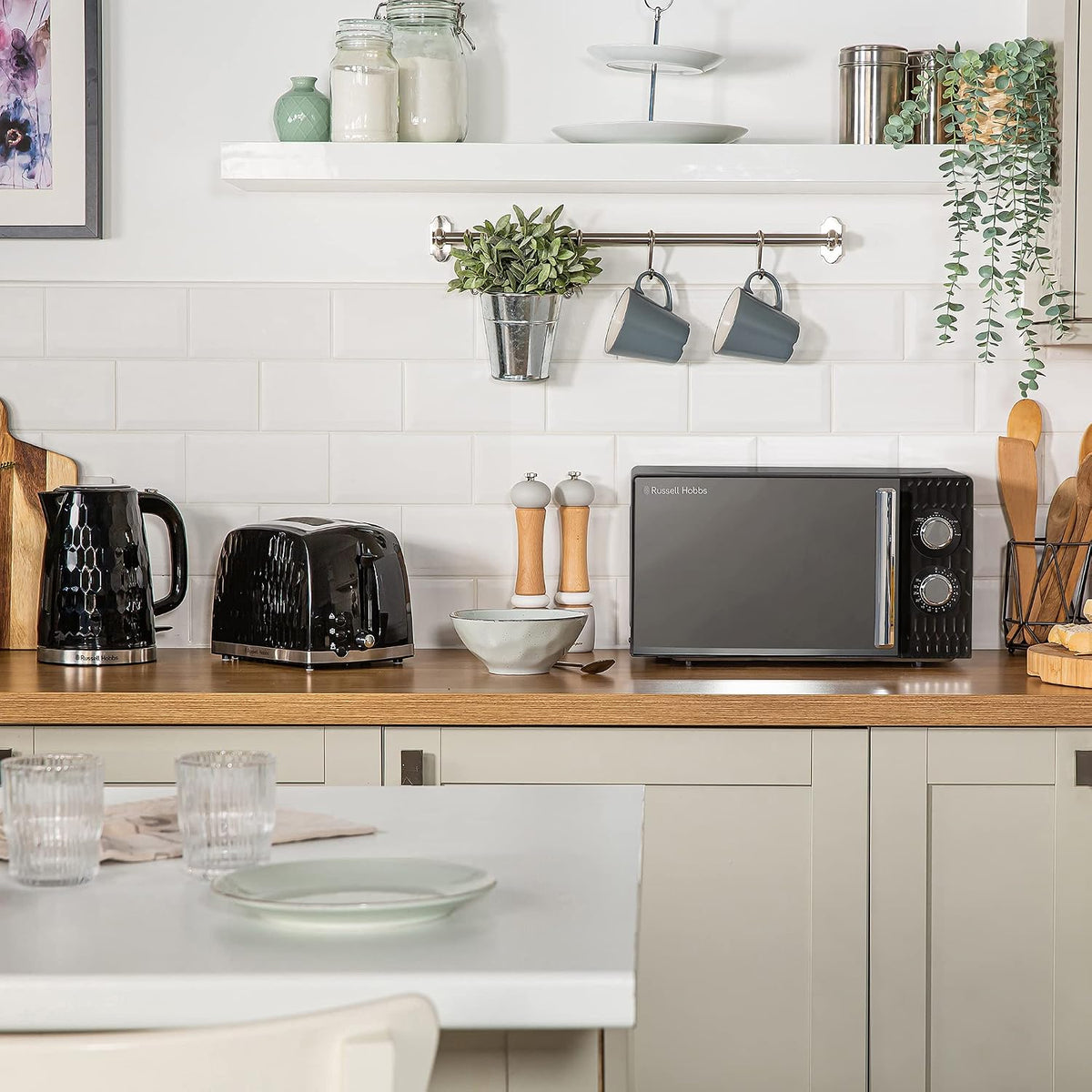 Russell Hobbs Honeycomb 17L 700W Manual Microwave RHMM715B (Black)