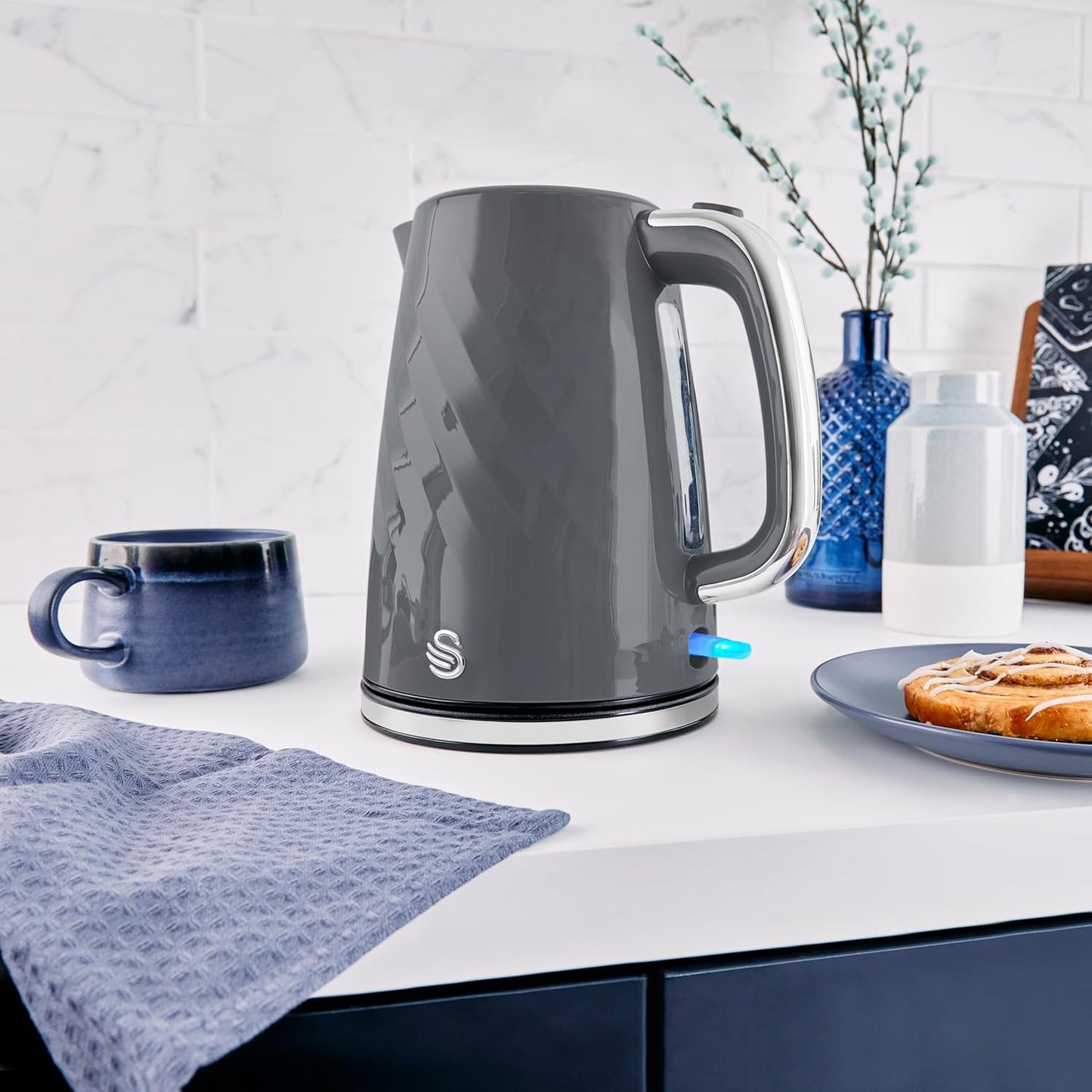 Swan Grey Windsor Kettle Rapid Boil SK14611GRY