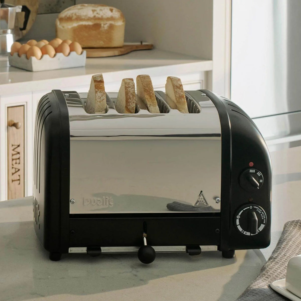 Dualit Dualit Classic Vario AWS 4 Slice Toaster 40370 (Matte Black)