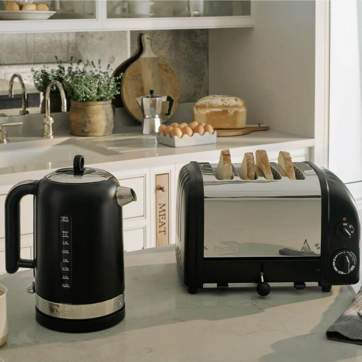 Dualit Dualit Classic Vario AWS 4 Slice Toaster 40370 (Matte Black)