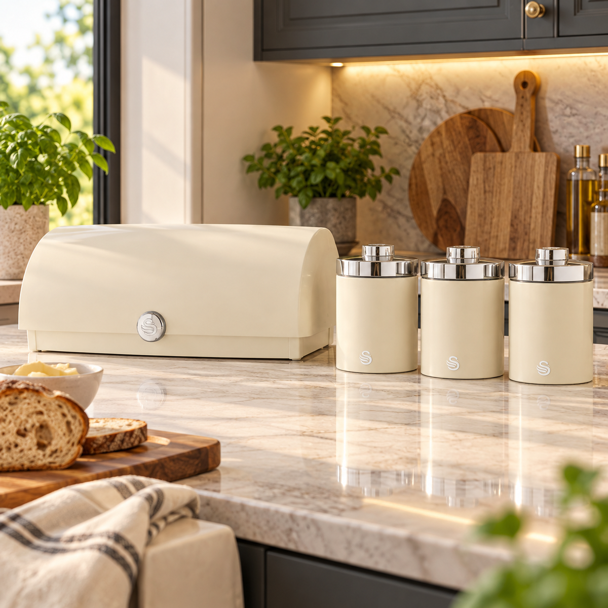 Swan Swan Townhouse Bread Bin & Canisters Kitchen Storage Set (Cream)