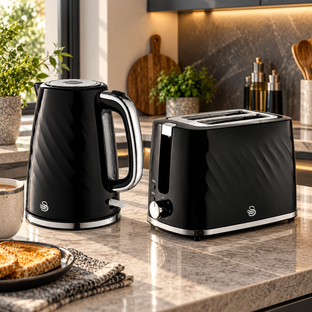 Swan Swan Windsor Kettle & 2 Slice Toaster Kitchen Set (Black)