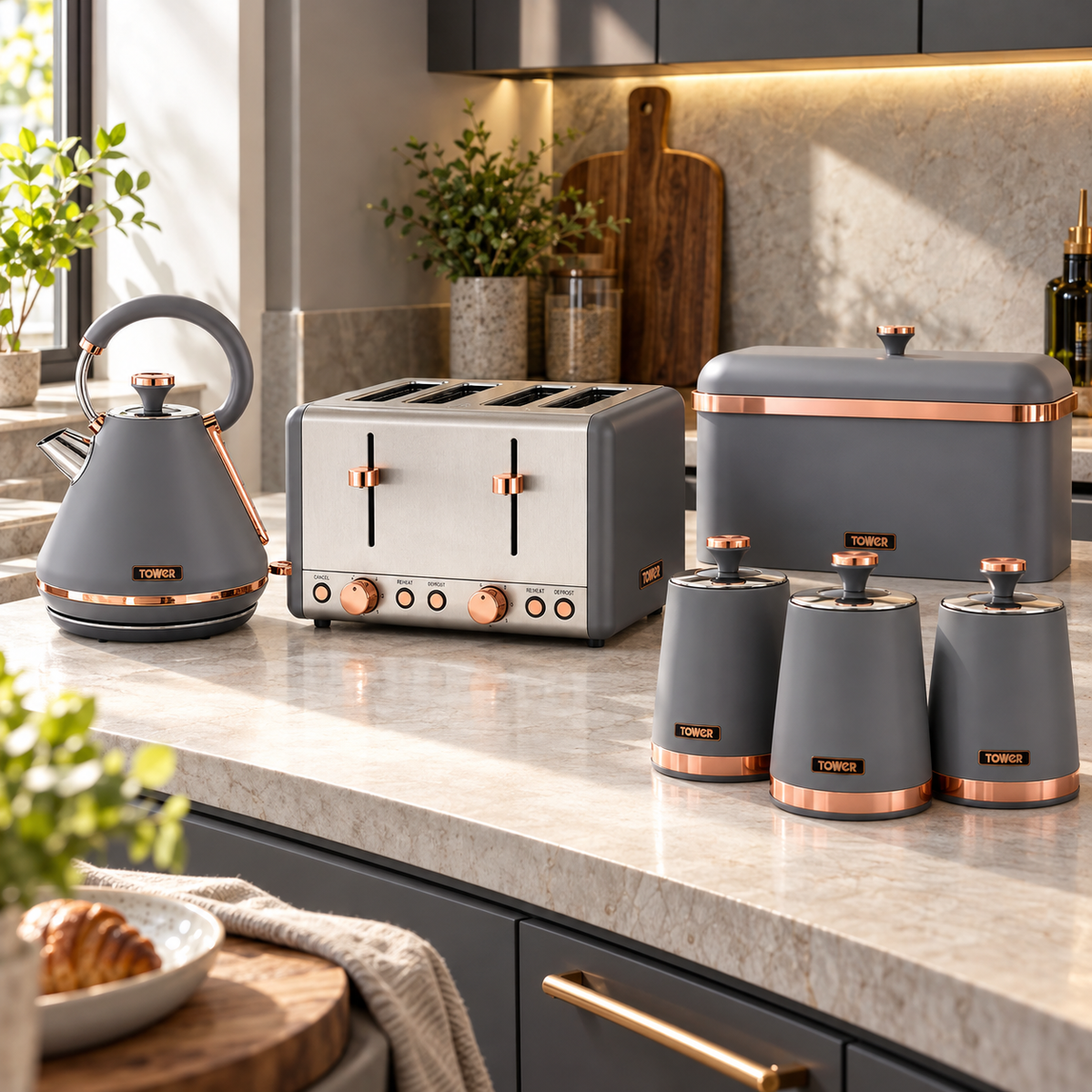Tower Tower Cavaletto Pyramid Kettle, 4 Slice Toaster, Bread Bin & Canisters Kitchen Set (Grey)
