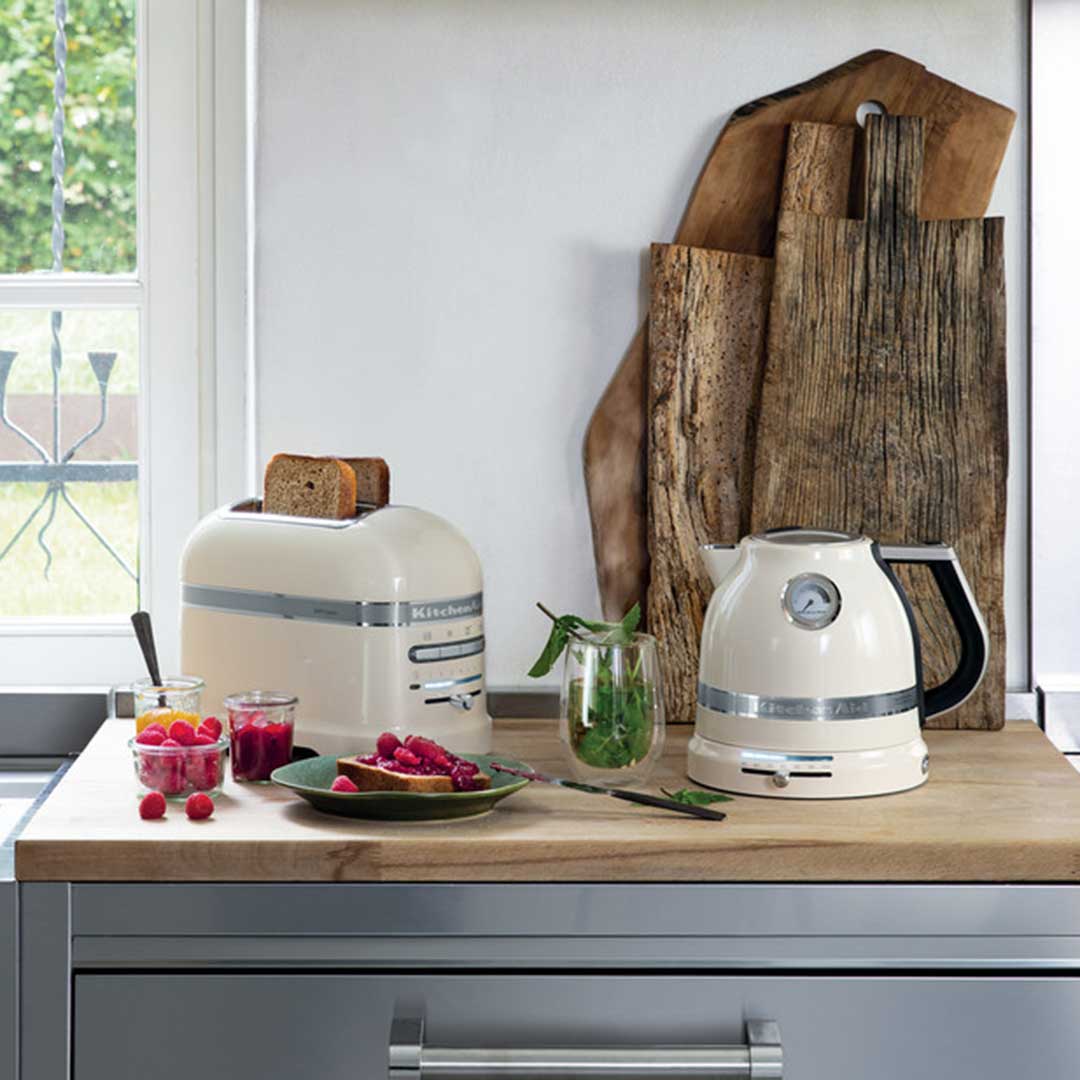 KitchenAid Artisan 2 Slice Toaster 5KMT2204BOB (Onyx Black)