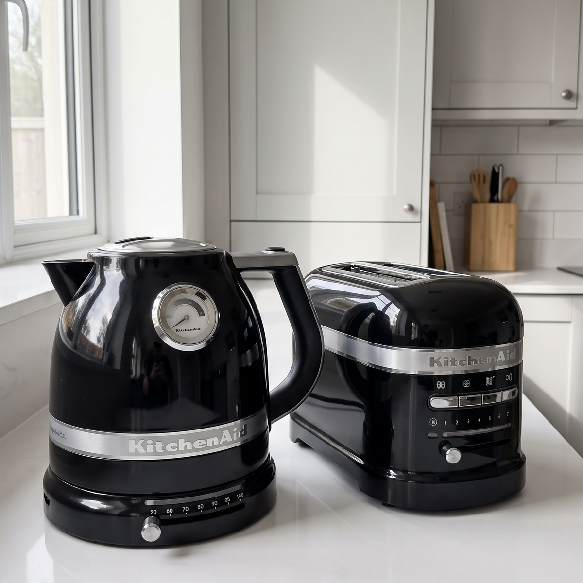 KitchenAid KitchenAid Artisan Kettle & 2 Slice Toaster Kitchen Set (Onyx Black)