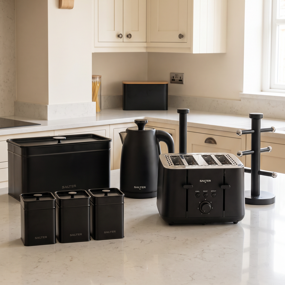 Salter Salter Kuro Kettle, 4 Slice Toaster, Bread Bin, Canisters, Towel Pole & Mug Tree Set (Matte Black)