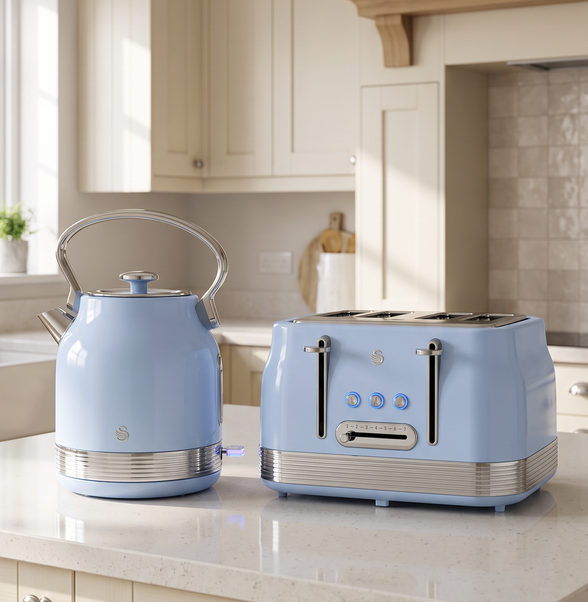 Swan Swan Retro Pyramid Kettle & 4 Slice Toaster Kitchen Set (Blue)