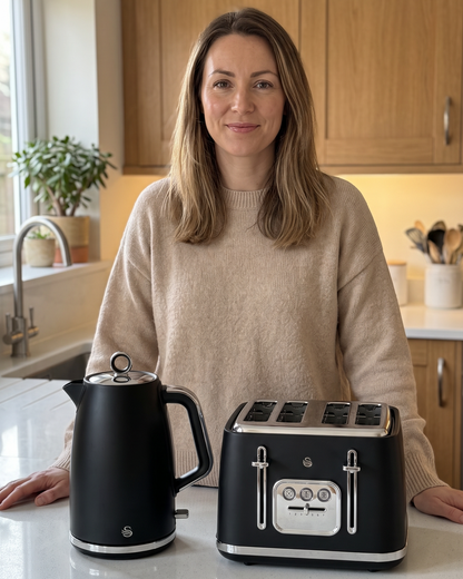 Swan Serenity Kettle & 4 Slice Toaster Kitchen Set (Black)