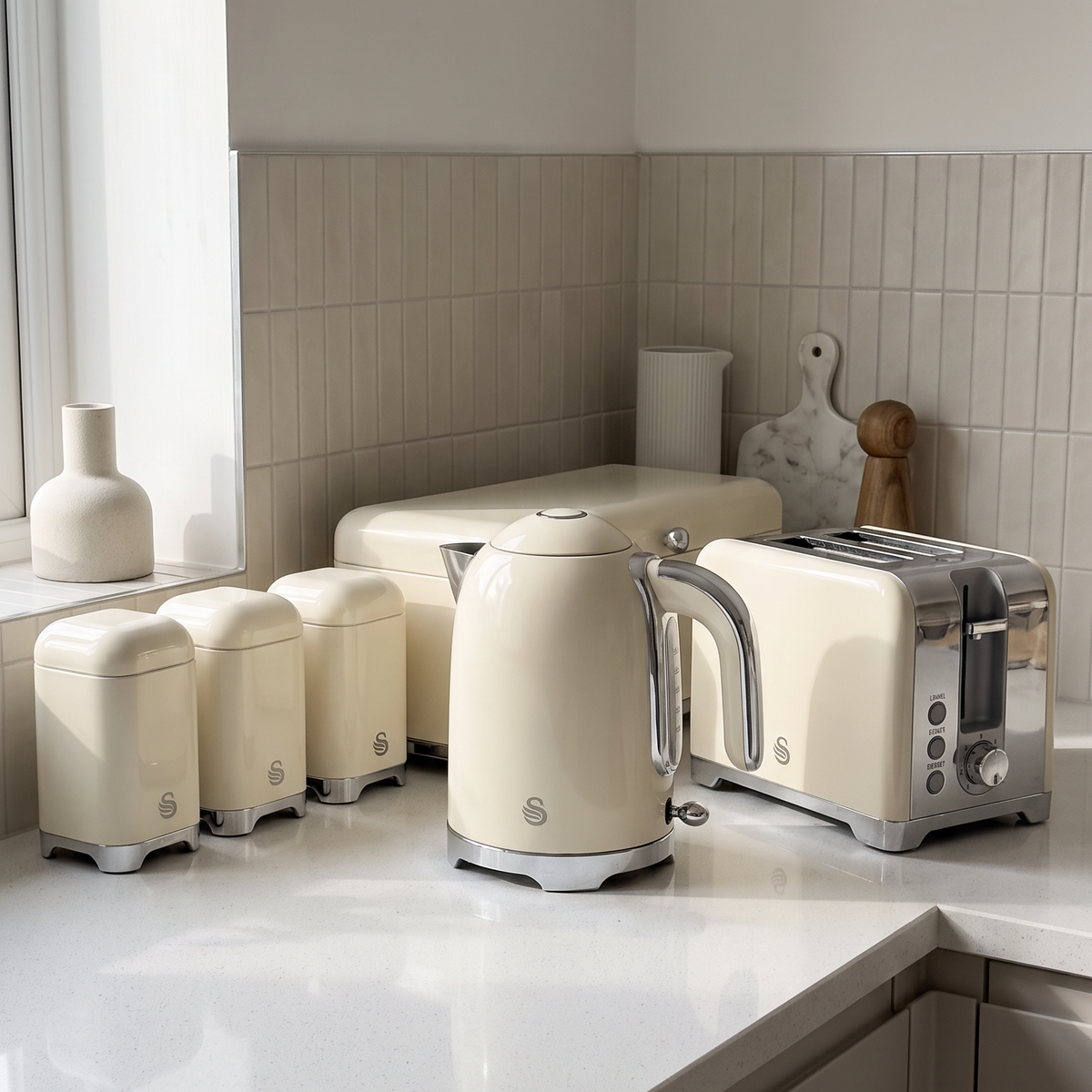 Swan Solace Jug Kettle, 2 Slice Toaster, Bread Bin & Canisters Kitchen Set (Cream)