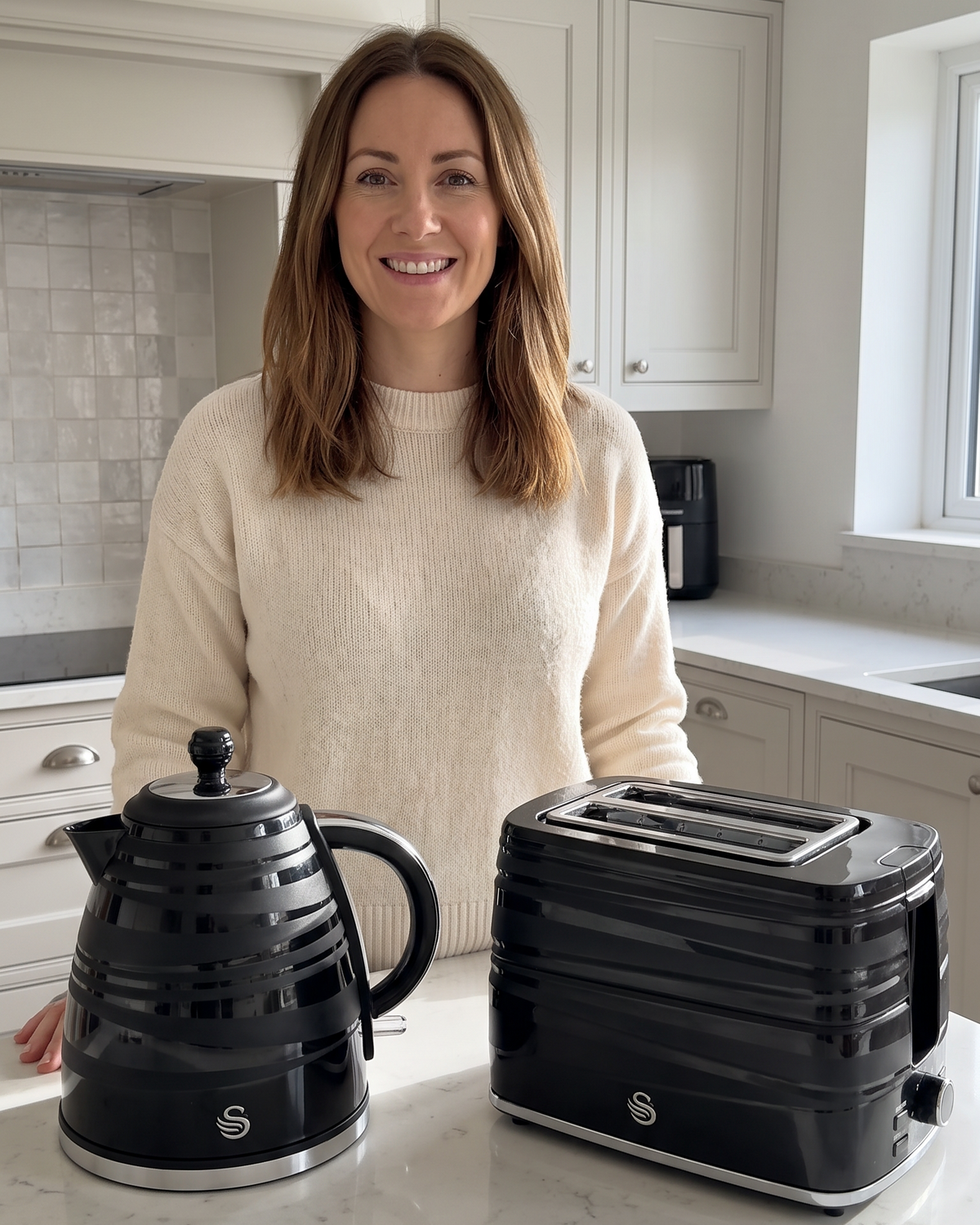 Swan Symphony Kettle & 2 Slice Toaster Kitchen Set (Black)