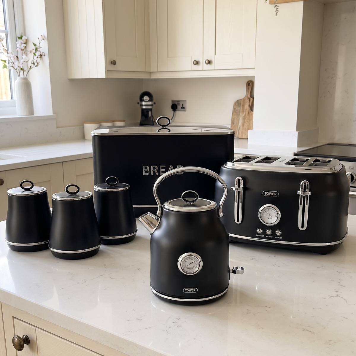 Tower Tower Renaissance Kettle, 4 Slice Toaster, Bread Bin & Canisters Kitchen Set (Black)