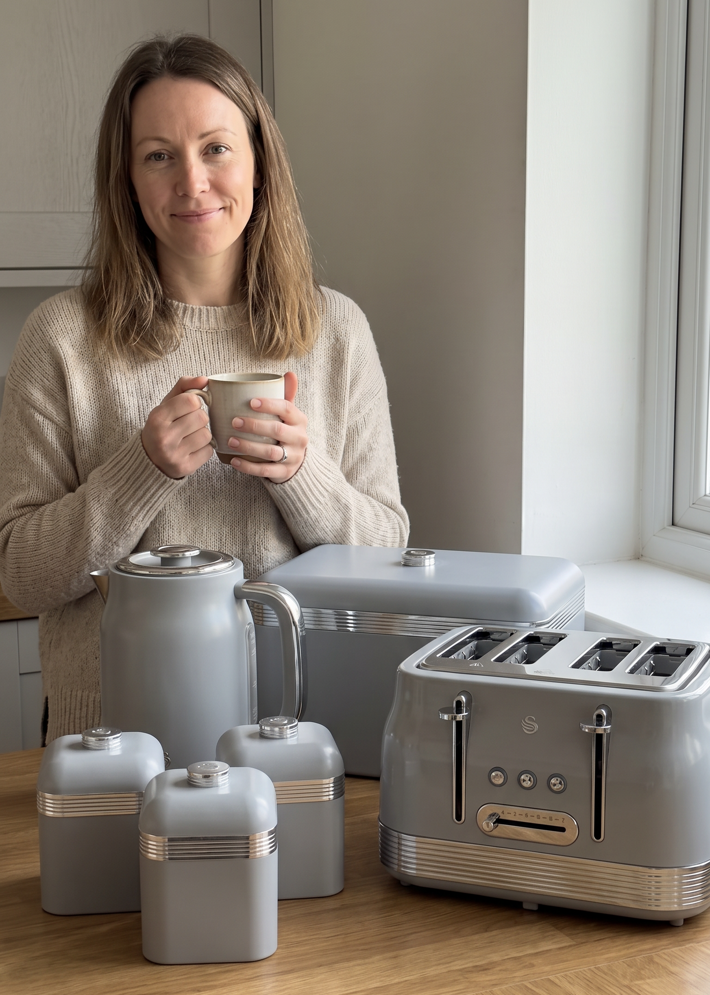 Swan Retro Jug Kettle, 4 Slice Toaster, Bread Bin & Canisters Kitchen Set (Grey)