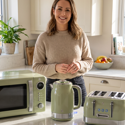 Swan Swan Retro Jug Kettle, 4 Slice Toaster & Microwave Kitchen Set (Green)