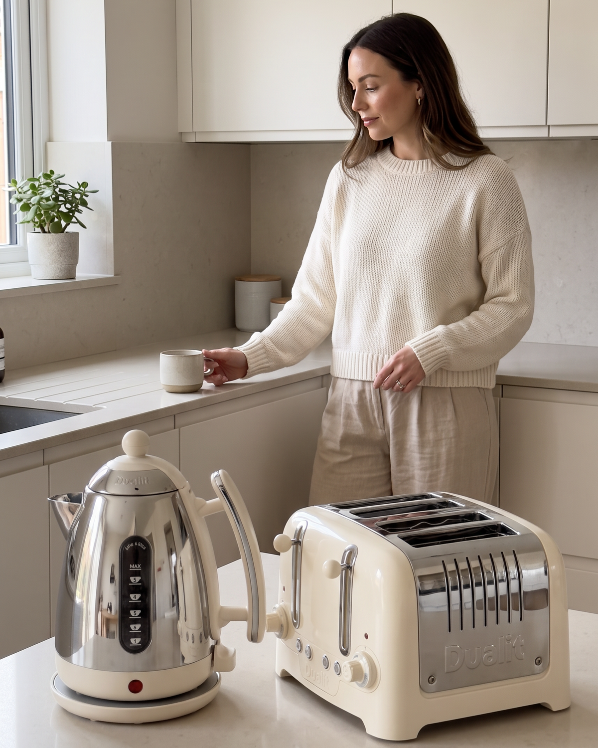 Dualit Dualit Lite Jug Kettle & 4 Slice Toaster Kitchen Set (Canvas White)
