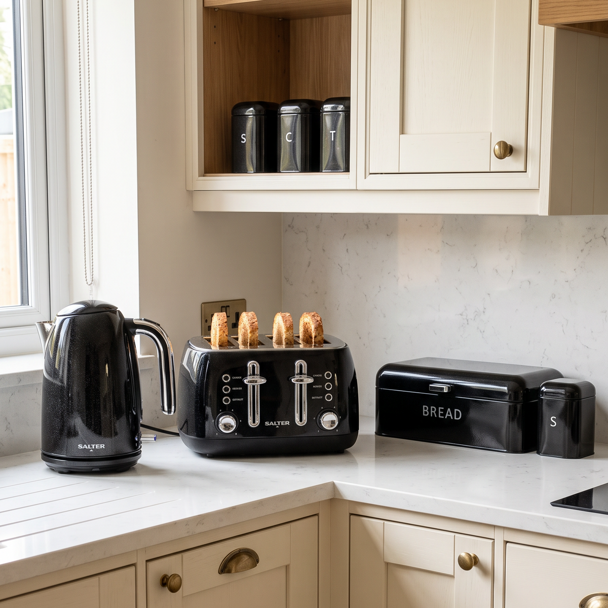 Salter Salter Boston Kettle, 4 Slice Toaster, Bread Bin & Canisters Kitchen Set (Black)
