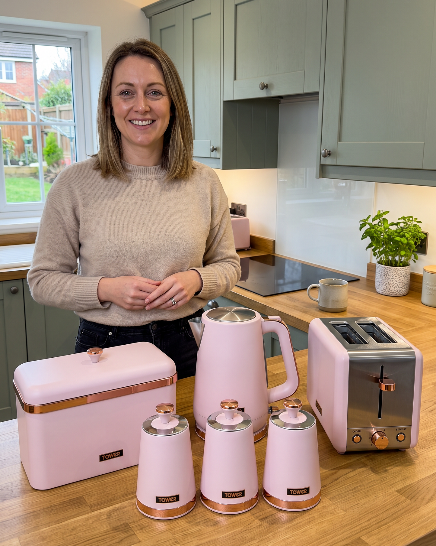 Tower Cavaletto Jug Kettle, 2 Slice Toaster, Bread Bin & Canisters Kitchen Set (Marshmallow Pink)