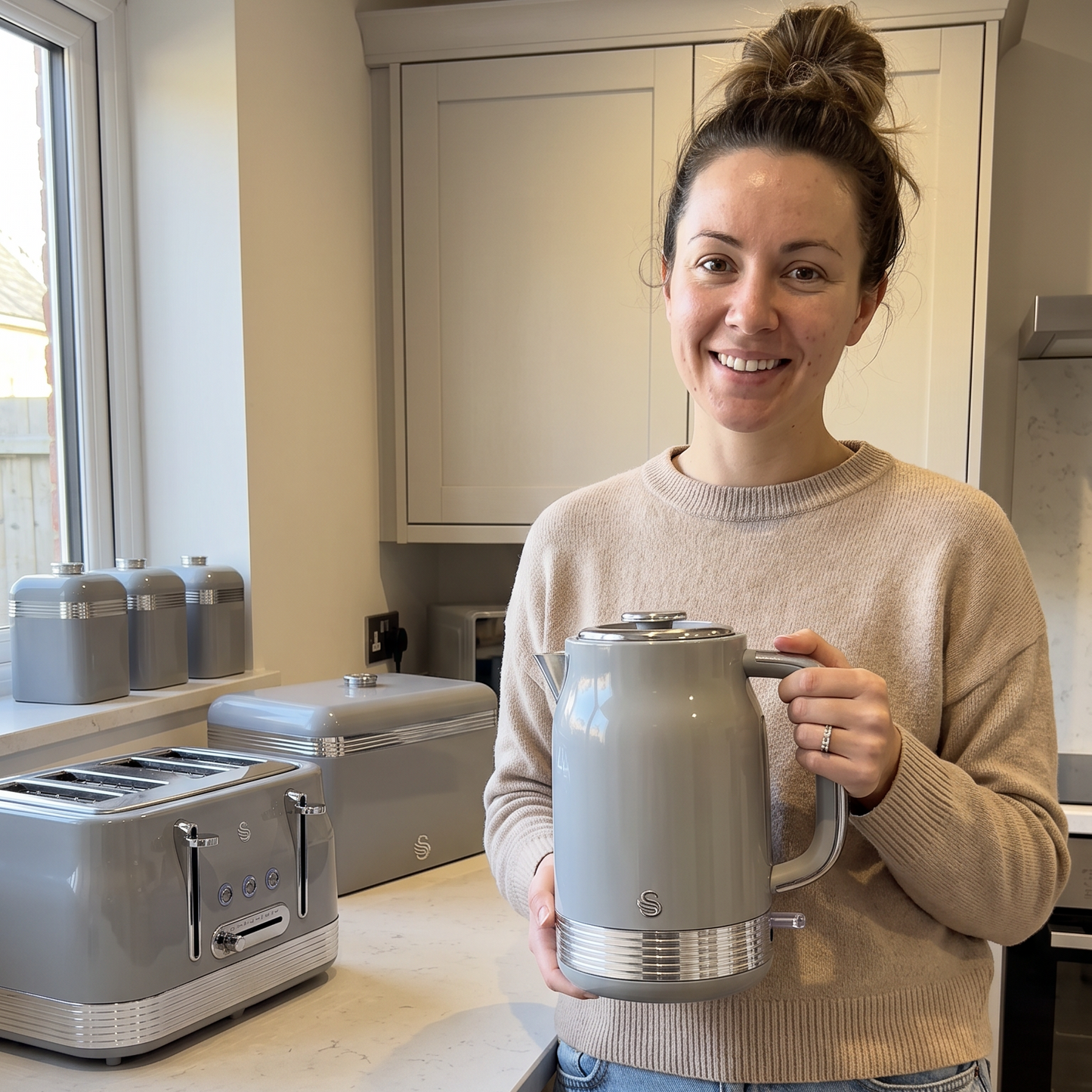 Swan Retro Jug Kettle, 4 Slice Toaster, Bread Bin & Canisters Kitchen Set (Grey)