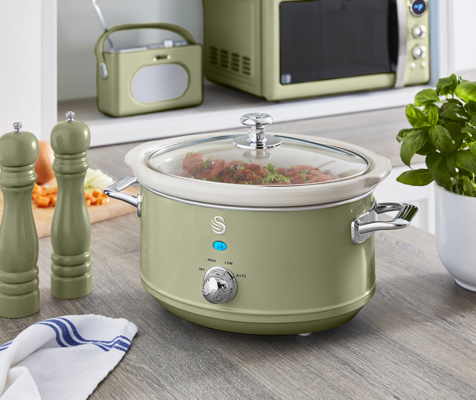 Swan Retro Slow Cooker 3 Temperature Settings SF17021GRN (Green)