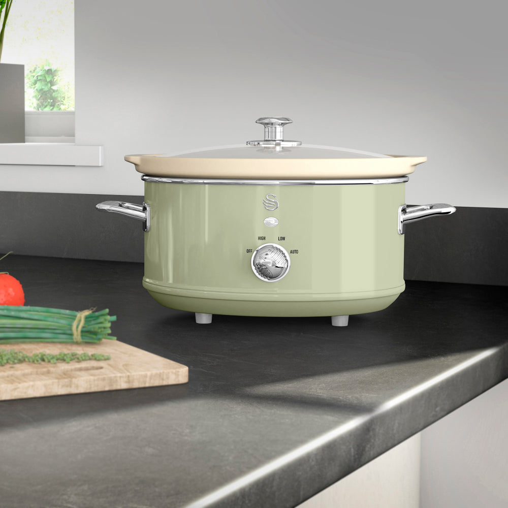 Swan Retro 3.5 Litre Slow Cooker with 3 Temperature Settings SF17021GN (Green)