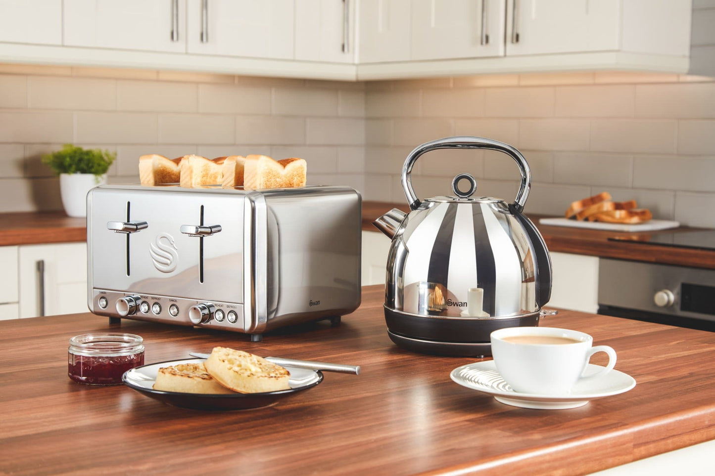 Swan Polished Kettle & 4 Slice Toaster Kitchen Set (Silver)