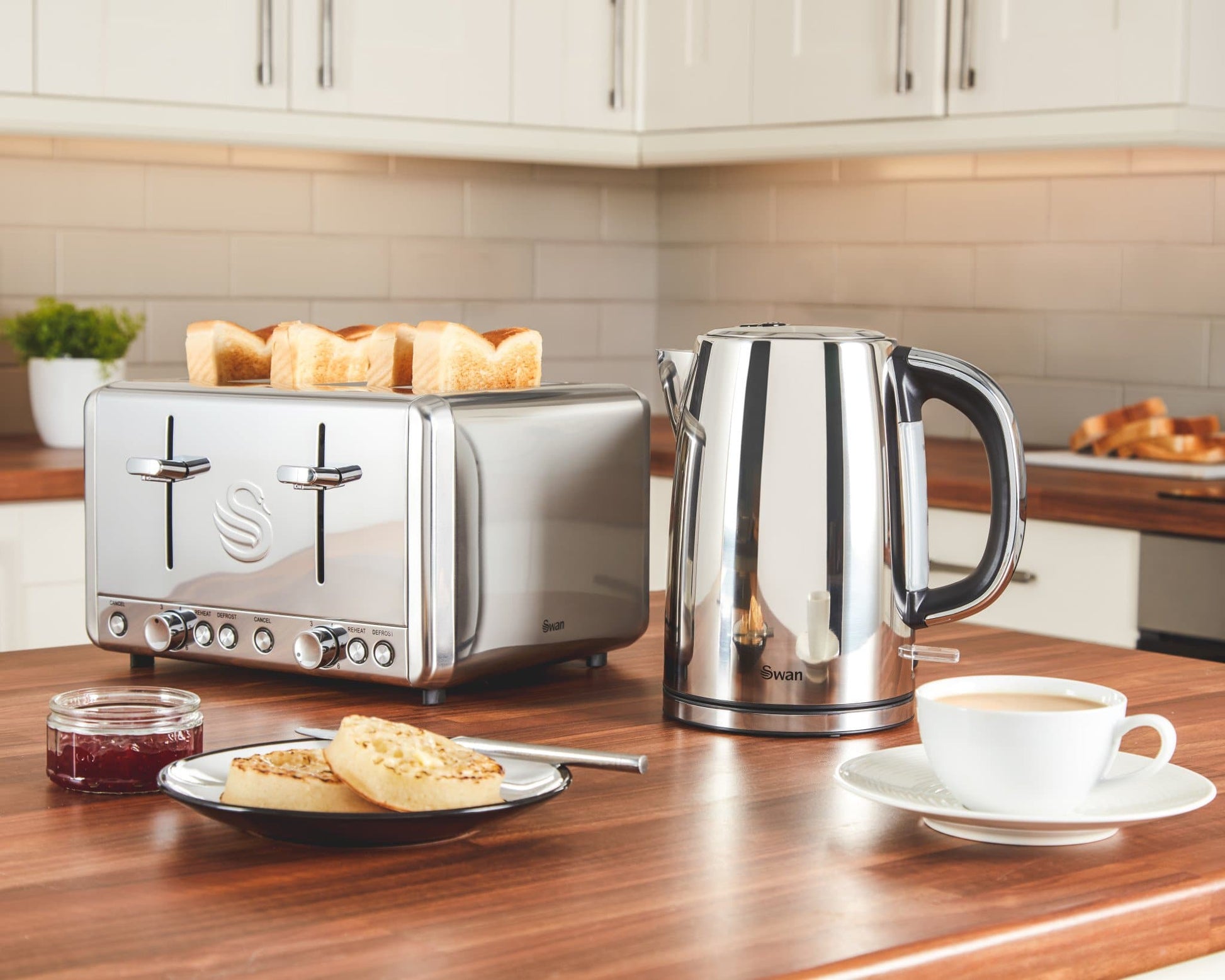 Swan Silver Kettle and 4 Slice Toaster Polished Stainless Steel Kitchen Set