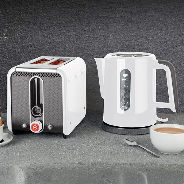 https://www.hartsofstur.com/media/catalog/product/S/T/STUDIOSETWHT-Dualit-Studio-Kettle-And-2-Slot-Toaster-Set-White-3.jpg