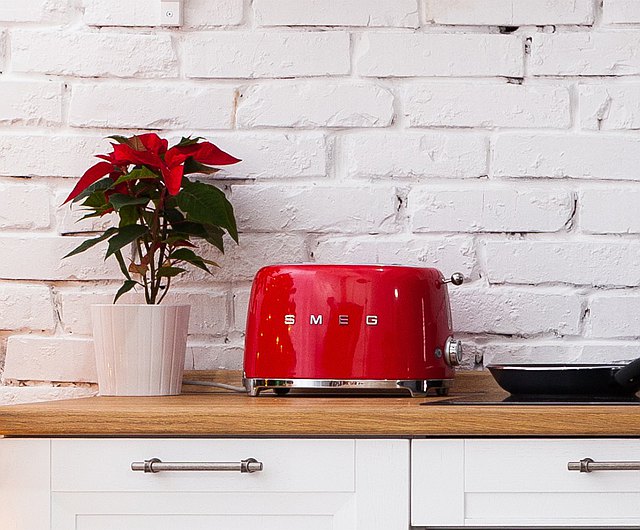 SMEG Retro Kettle & 2 Slice Toaster Kitchen Matching Set (Red)