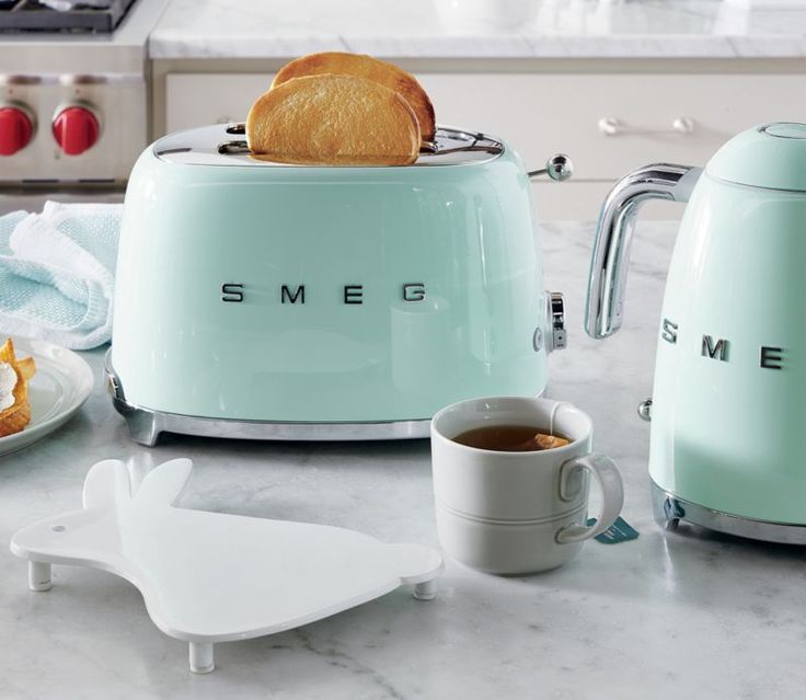 SMEG Retro Kettle & 4 Slice Toaster Kitchen Set - Pastel Green