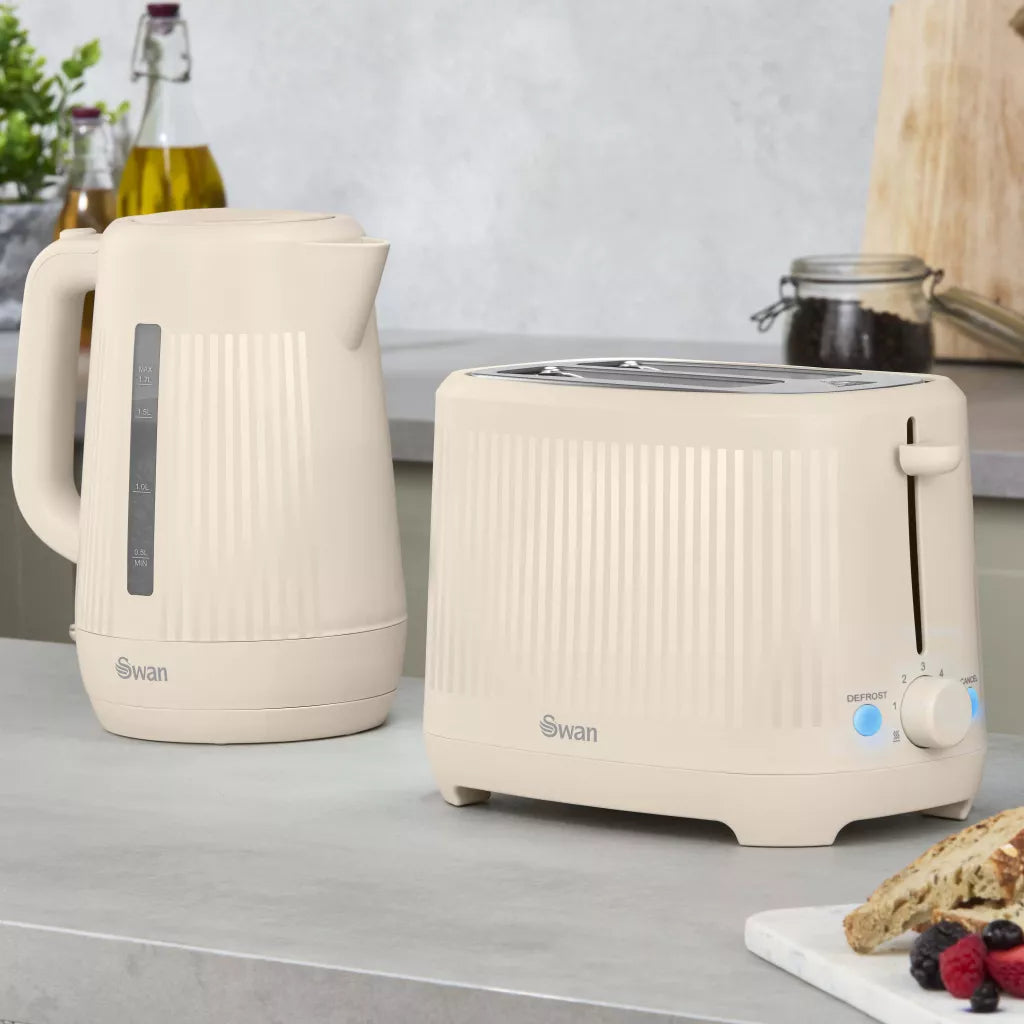 Swan Linea Electric Kettle & 2 Slice Toaster Kitchen Set (Chantilly Cream)