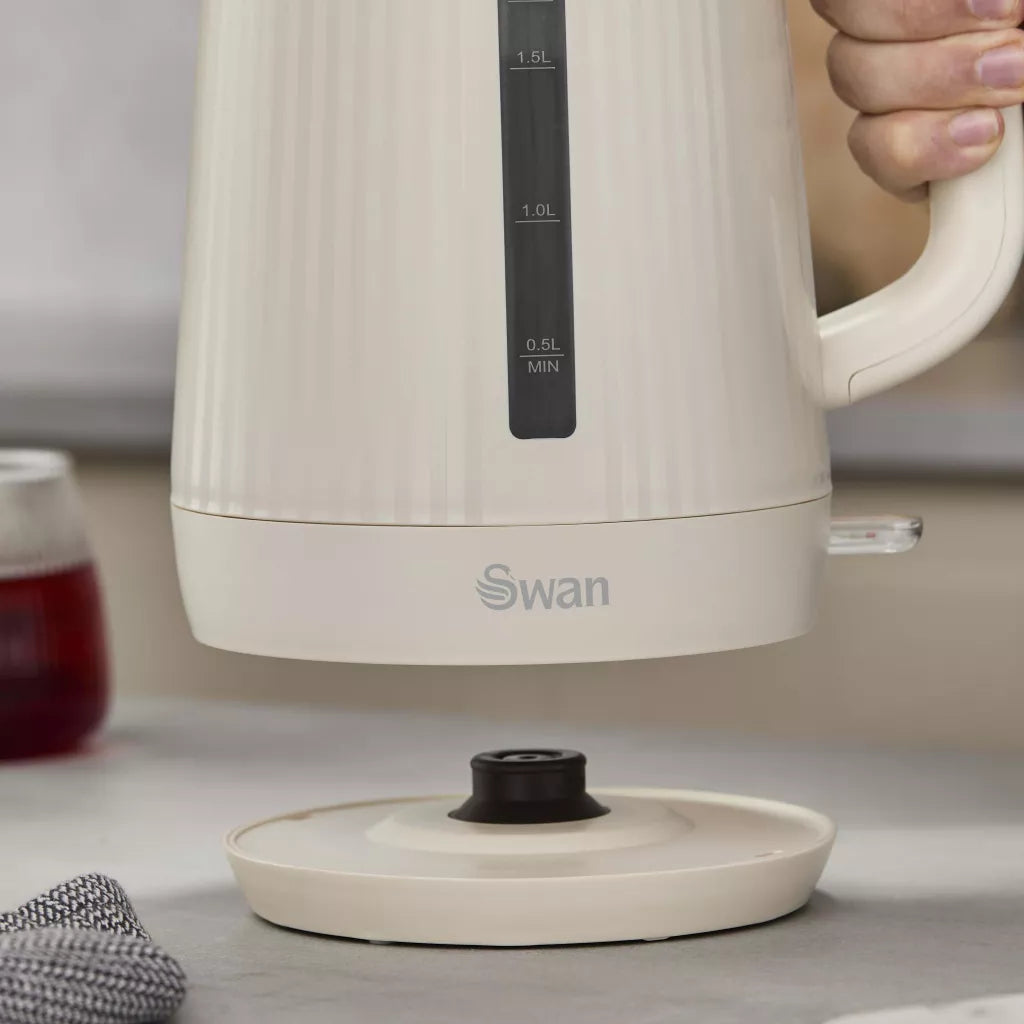 Swan Linea Electric Kettle & 2 Slice Toaster Kitchen Set (Chantilly Cream)