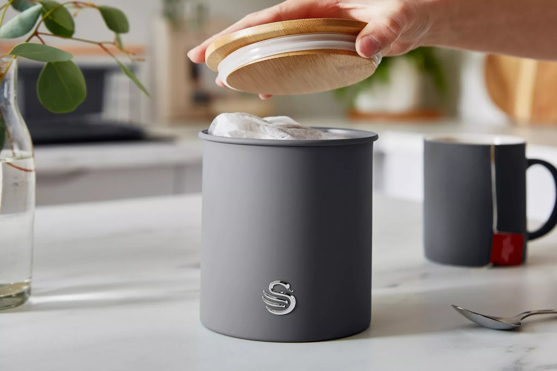 Swan Swan Nordic Kettle, 2 Slice Toaster, Bread Bin & Canisters Kitchen Set (Grey)