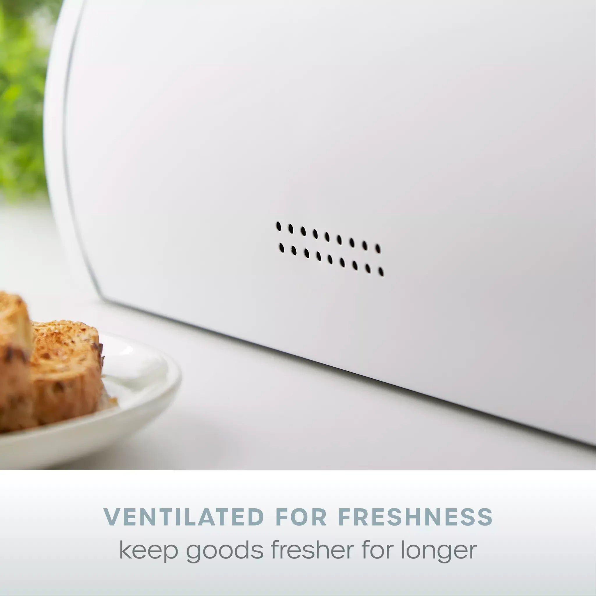 Swan Serenity Kettle, 4 Slice Toaster, Bread Bin, Canisters, Mug Tree & Towel Pole Set (White)