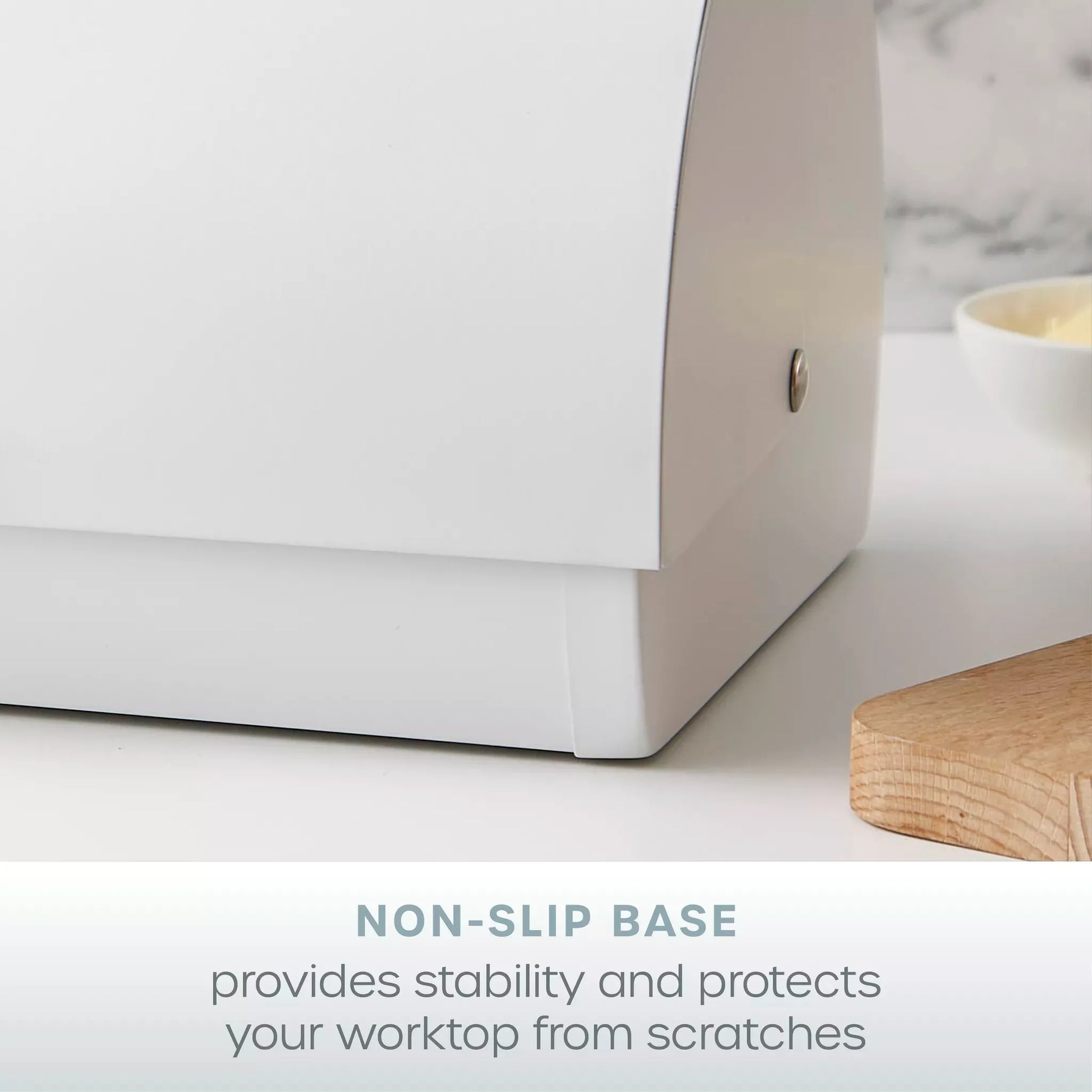 Swan Swan Serenity Kettle, 4 Slice Toaster, Bread Bin & Canisters Kitchen Set (White)