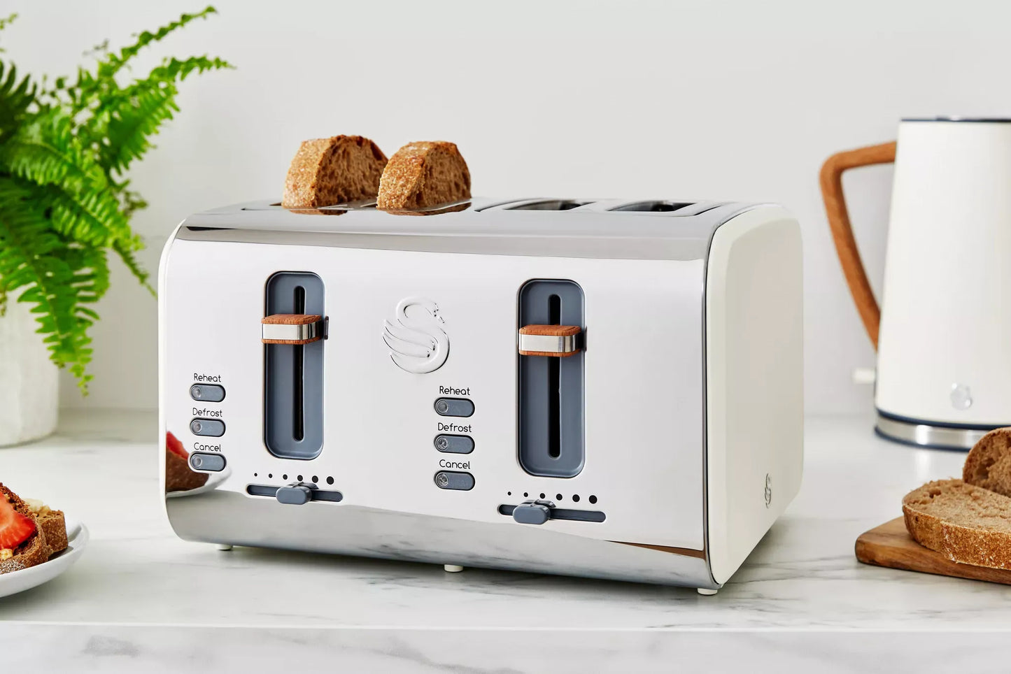 Swan Swan Nordic Kettle & 4 Slice Toaster Kitchen Set (Cotton White)