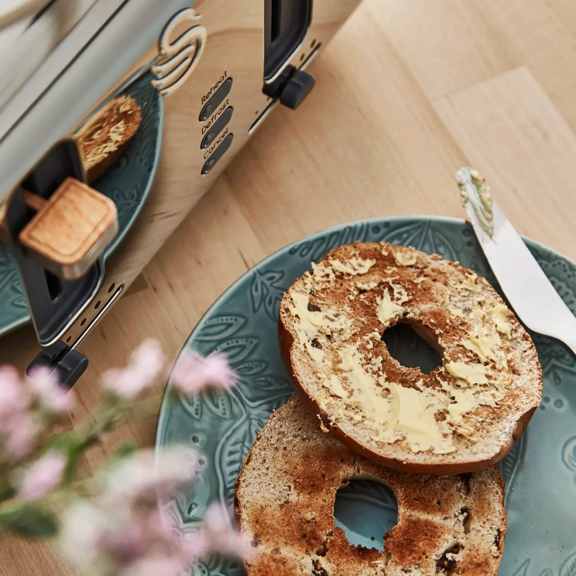 Swan Swan Nordic Kettle, 2 Slice Toaster, Bread Bin & Canisters Kitchen Set (Cotton White)